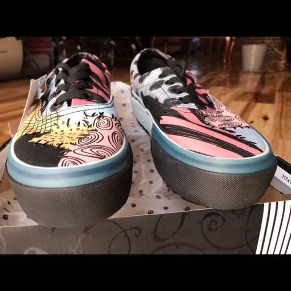 SOLD ‼️ DISNEY NIGHTMARE BEFORE CHRISTMAS VANS - Picture 6 of 15